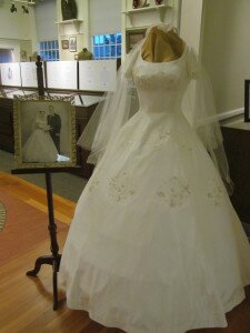 wedding dresses 095